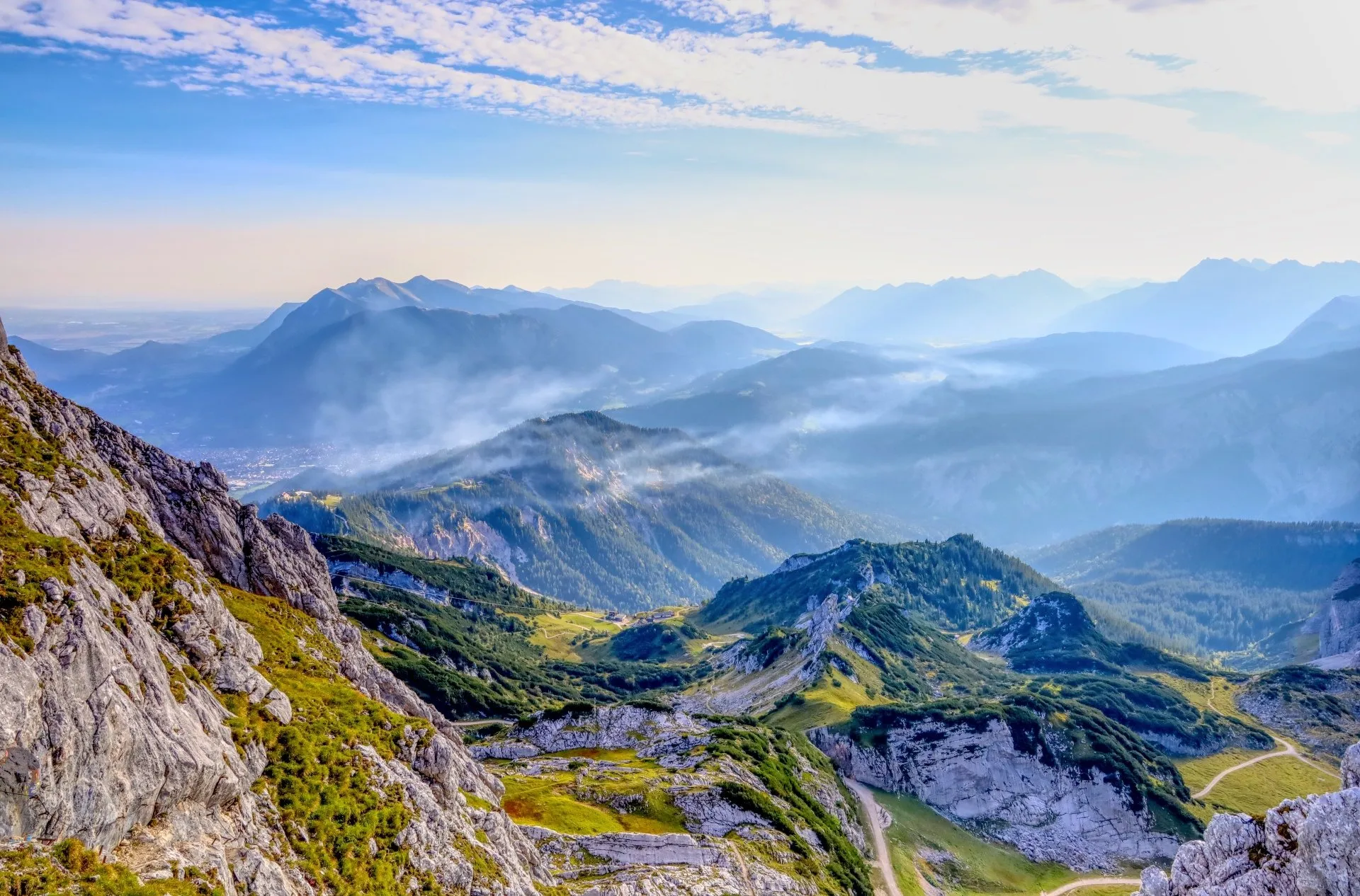 Panoramablick über die Bergwelt bei Grainau